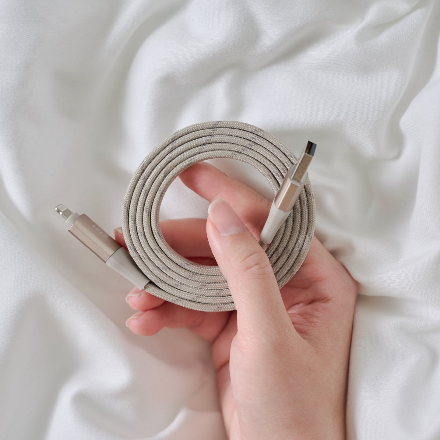PeAk MF401 - Cable magnético plano de carga 4 en 1 de 60W